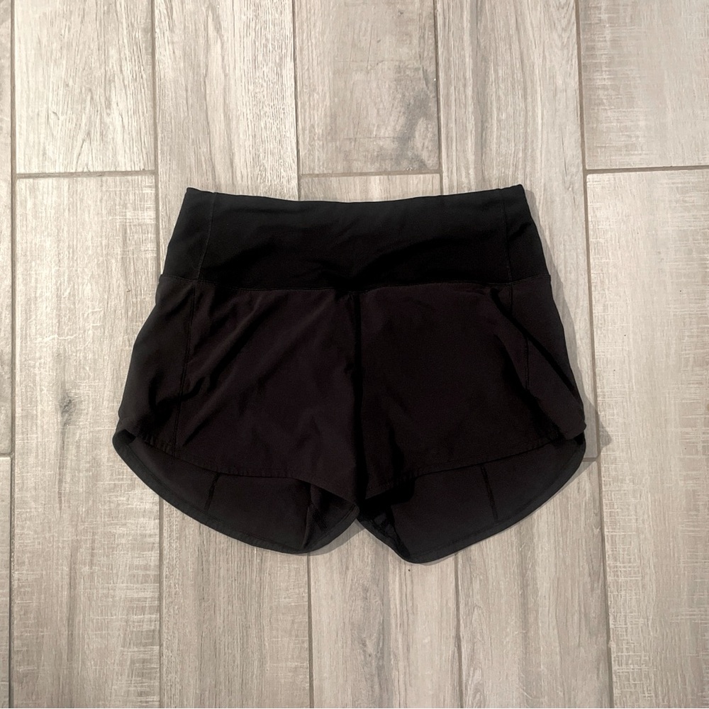 Lululemon. SPEED UP SHORT LONG *4" UPDATED FIT. Size 6. Like new!